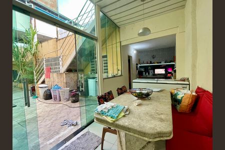 Casa para alugar com 200m², 3 quartos e 2 vagas