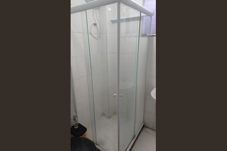 Banheiro de apartamento para alugar com 1 quarto, 37m² em Luiz Caçador, São Gonçalo
