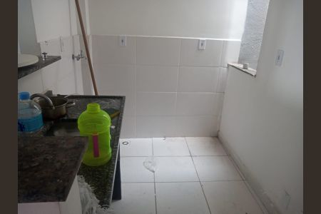Cozinha de apartamento para alugar com 1 quarto, 37m² em Luiz Caçador, São Gonçalo