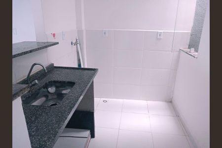 Cozinha de apartamento para alugar com 1 quarto, 37m² em Luiz Caçador, São Gonçalo