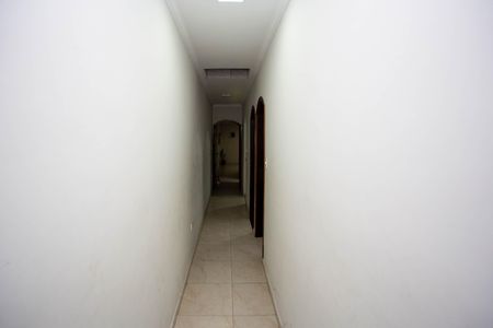 Casa à venda com 130m², 4 quartos e 2 vagasCorredor