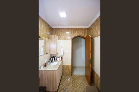 Casa à venda com 130m², 4 quartos e 2 vagasBanheiro da Suíte