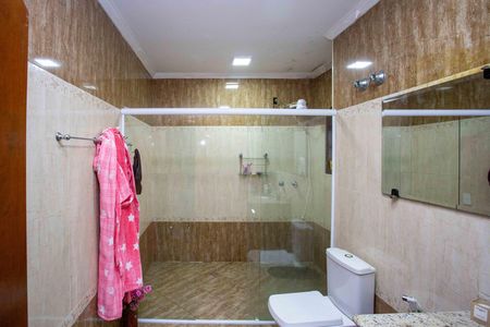 Casa à venda com 130m², 4 quartos e 2 vagasBanheiro da Suíte