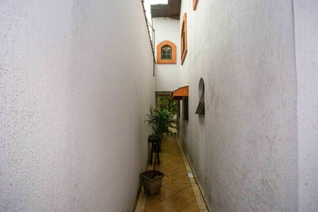 Casa à venda com 130m², 4 quartos e 2 vagasCorredor