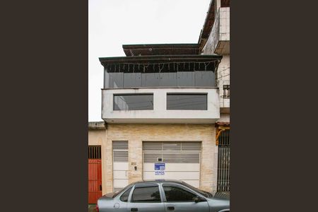 Casa à venda com 130m², 4 quartos e 2 vagasFachada