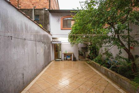 Casa à venda com 130m², 4 quartos e 2 vagasQuintal