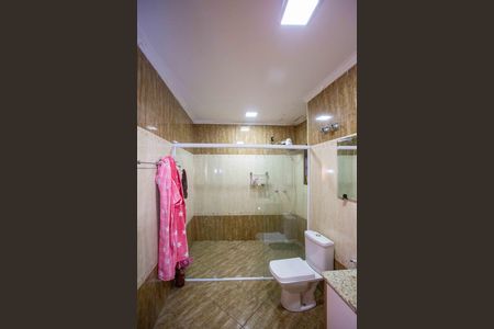 Casa à venda com 130m², 4 quartos e 2 vagasBanheiro da Suíte