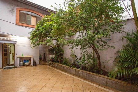 Casa à venda com 130m², 4 quartos e 2 vagasQuintal