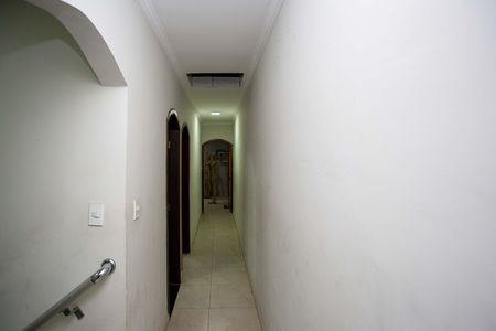 Casa à venda com 130m², 4 quartos e 2 vagasCorredor