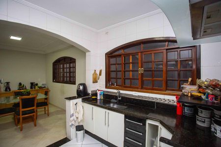 Casa à venda com 130m², 4 quartos e 2 vagasCozinha