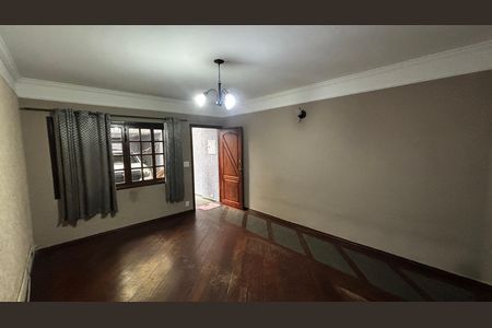 Casa à venda com 158m², 2 quartos e 2 vagas Casa à venda com 158m², 2 quartos e 2 vagasSala