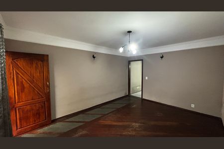 Casa à venda com 158m², 2 quartos e 2 vagas Casa à venda com 158m², 2 quartos e 2 vagasSala