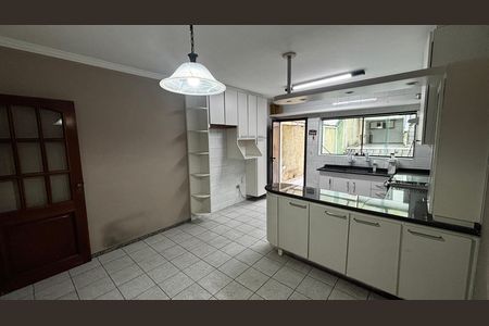 Casa à venda com 158m², 2 quartos e 2 vagas Casa à venda com 158m², 2 quartos e 2 vagasCozinha