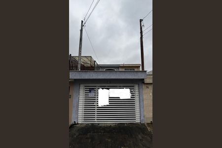 Casa à venda com 158m², 2 quartos e 2 vagas Casa à venda com 158m², 2 quartos e 2 vagasFachada