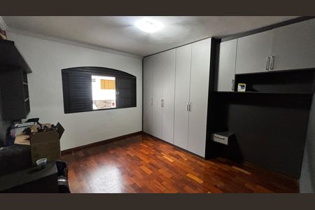 Quarto 2 de casa à venda com 2 quartos, 158m² em Vila Vilma, Santo André