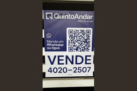 Casa à venda com 158m², 2 quartos e 2 vagas Casa à venda com 158m², 2 quartos e 2 vagasFachada