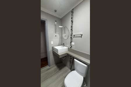 Banheiro de casa à venda com 2 quartos, 158m² em Vila Vilma, Santo André