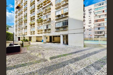 Apartamento para alugar com 68m², 2 quartos e 1 vaga