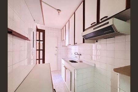 Apartamento para alugar com 68m², 2 quartos e 1 vaga