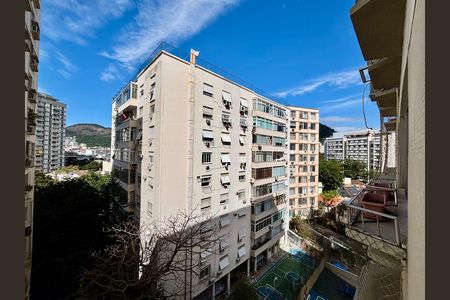 Apartamento para alugar com 68m², 2 quartos e 1 vaga