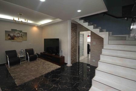 Sala de casa à venda com 3 quartos, 119m² em Jardim Tango, São Paulo