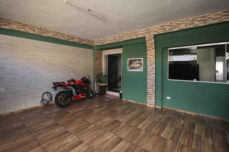 Garagem de casa à venda com 3 quartos, 119m² em Jardim Tango, São Paulo