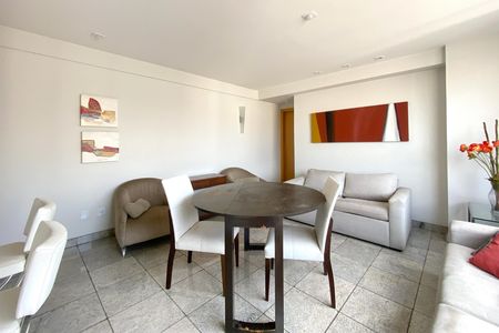 Sala de apartamento para alugar com 2 quartos, 70m² em Lourdes, Belo Horizonte