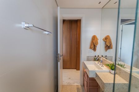 Apartamento à venda com 384m², 5 quartos e 4 vagas Apartamento à venda com 384m², 5 quartos e 4 vagasBanheiro da Suíte 5 na Cobertura
