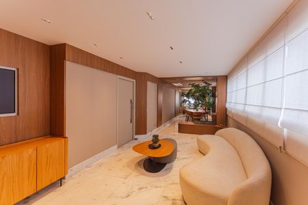 Apartamento à venda com 384m², 5 quartos e 4 vagas Apartamento à venda com 384m², 5 quartos e 4 vagasSala