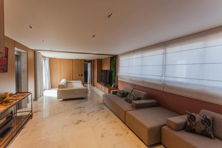 Apartamento à venda com 384m², 5 quartos e 4 vagas Apartamento à venda com 384m², 5 quartos e 4 vagasSala da Cobertura