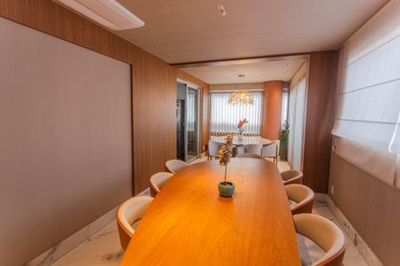 Apartamento à venda com 384m², 5 quartos e 4 vagas Apartamento à venda com 384m², 5 quartos e 4 vagasSala