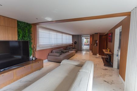 Apartamento à venda com 384m², 5 quartos e 4 vagas Apartamento à venda com 384m², 5 quartos e 4 vagasSala da Cobertura