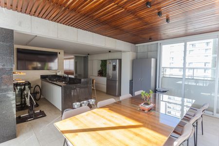Apartamento à venda com 384m², 5 quartos e 4 vagas Apartamento à venda com 384m², 5 quartos e 4 vagasEspaço Gourmet na Cobertura