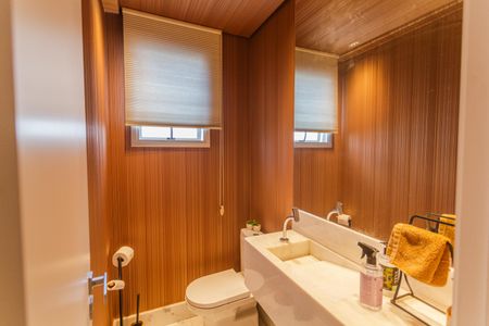 Apartamento à venda com 384m², 5 quartos e 4 vagas Apartamento à venda com 384m², 5 quartos e 4 vagasLavabo na Sala