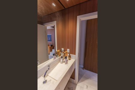 Apartamento à venda com 384m², 5 quartos e 4 vagas Apartamento à venda com 384m², 5 quartos e 4 vagasLavabo na Sala