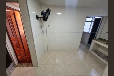 Apartamento para alugar com 92m², 2 quartos e 1 vagaCozinha 
