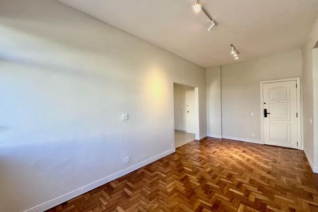 Apartamento à venda com 86m², 3 quartos e 1 vaga Apartamento à venda com 86m², 3 quartos e 1 vagaSala