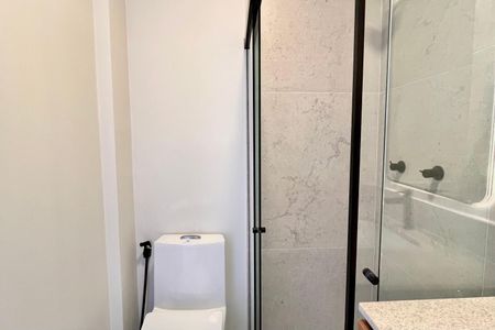 Apartamento à venda com 86m², 3 quartos e 1 vaga Apartamento à venda com 86m², 3 quartos e 1 vagaBanheiro de serviço