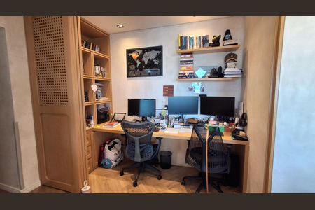 Apartamento à venda com 137m², 2 quartos e 2 vagas Apartamento à venda com 137m², 2 quartos e 2 vagasEscritório