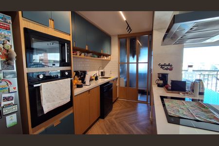Cozinha  de apartamento à venda com 2 quartos, 137m² em Jardim Chácara Inglesa, São Bernardo do Campo