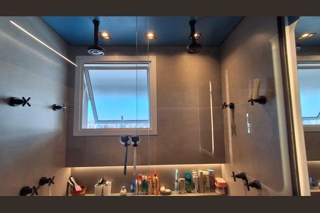 Apartamento à venda com 137m², 2 quartos e 2 vagas Apartamento à venda com 137m², 2 quartos e 2 vagasBanheiro Suíte 1