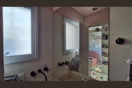 Apartamento à venda com 137m², 2 quartos e 2 vagas Apartamento à venda com 137m², 2 quartos e 2 vagasBanheiro Suíte 2