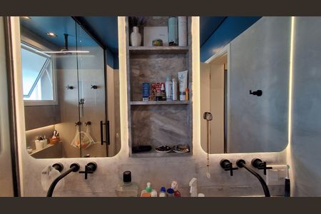Apartamento à venda com 137m², 2 quartos e 2 vagas Apartamento à venda com 137m², 2 quartos e 2 vagasBanheiro Suíte 1
