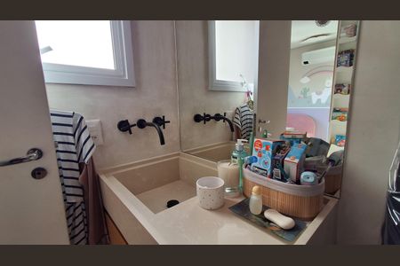 Apartamento à venda com 137m², 2 quartos e 2 vagas Apartamento à venda com 137m², 2 quartos e 2 vagasBanheiro Suíte 2