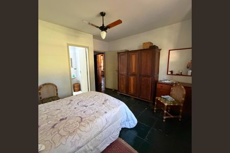 Casa à venda com 2500m², 4 quartos e 8 vagasQuarto