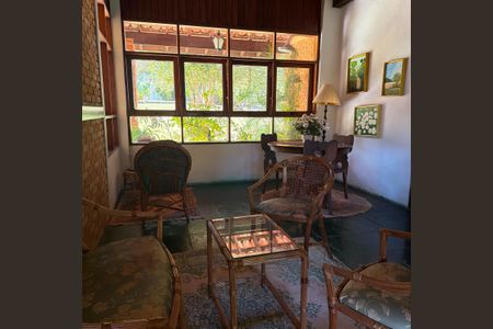 Casa à venda com 2500m², 4 quartos e 8 vagasSala