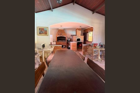 Casa à venda com 2500m², 4 quartos e 8 vagasÁrea externa