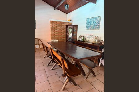 Casa à venda com 2500m², 4 quartos e 8 vagasSala