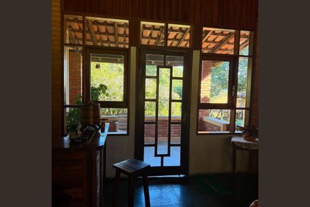 Casa à venda com 2500m², 4 quartos e 8 vagasSala