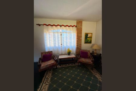 Casa à venda com 2500m², 4 quartos e 8 vagasSala